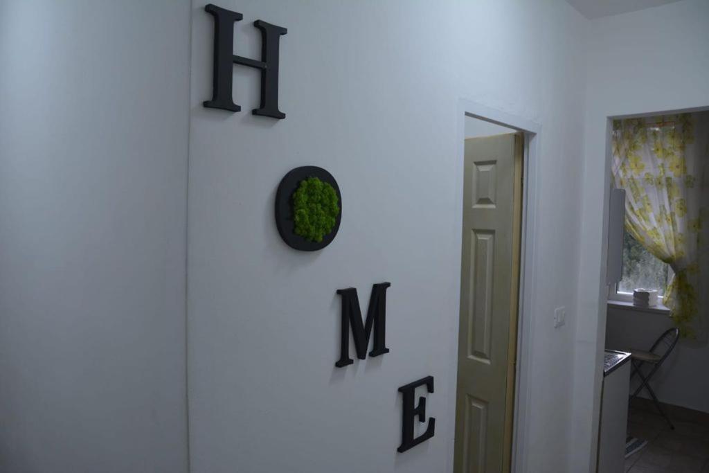 Sunrise Apartment Петрошань Екстер'єр фото