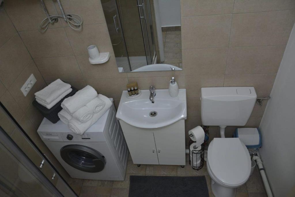 Sunrise Apartment Петрошань Екстер'єр фото